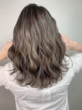 アンダーバーホワイト 泉佐野店(_WHITE) ☆ ハイライトカラー　ケアブリーチ　ダブルカラー　イルミナ