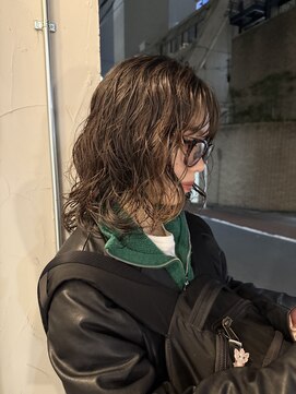 スタン 渋谷(Stam) ベージュカラータッセルボブ切りっぱなしボブ長めボブレイヤー