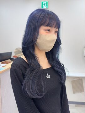 ヒョンミョン ライズバイレボ 柏西口店(hyon myon/RISEbyREVO) ブリーチカラー/ネイビーブルー/くびれ巻き/柏駅