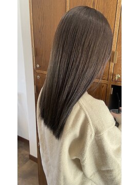 イヴェラ(IVERA) くすみブラウン