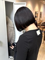 ラブハーツアンドビー(luve heart's And Be×La Chouette) ぱつっとボブ/暗髪/心斎橋美容室