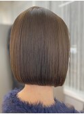 切りっぱなしボブ/ハッシュボブ/くすみベージュ