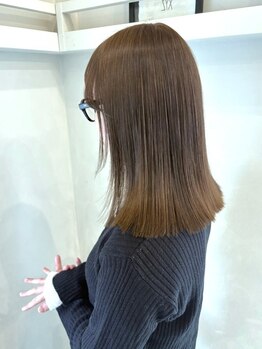 ラシク(rashicu)の写真/朝のセットが楽に!地毛のような自然なストレートで美髪が長続き。お悩みに寄り添い理想の手触りを叶える*