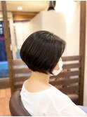 丸みシルエットの大人ナチュラルショートボブ