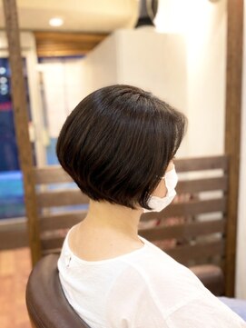 ヘアー グリーン(hair green) 丸みシルエットの大人ナチュラルショートボブ