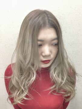 トロニー(TLONY) 透明感バツグン！ホワイティベージュグラデ！