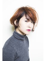バローチェ(Barouche) デザインカラーのショートボブ