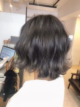 ラビス 浦和(Lovis) 美髪/ネビージュ/大人かわいい/透明感ショート[浦和]