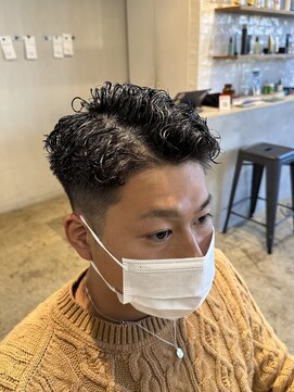 ザデイ カットアンドカルチャーショップ(THE DAY CUT&CULTURE SHOP) ワイルド6:4パート[メンズカット/フェード]