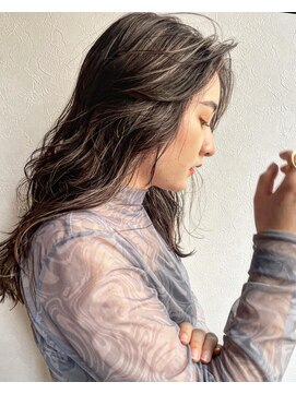 ノラギンザユー(NORA GINZA/U) 筋感のある細めハイライト外国人風オフィスで浮かないハイライト