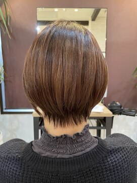 ヴィアンカ(Vianca) 大人丸みショートボブ