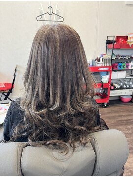 ギャビー(GABBY) グレージュ　ハイライト