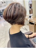 デジタルパーマでつくる丸みのある前下がり刈り上げショートボブ