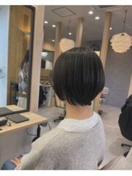 ナインオクロック 津志田店(9o'clock) 丸みショートボブ