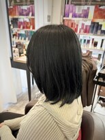 ウイ バイ ファースト 北四番丁店(u'i by first)&nbsp;ブルーブラックミディアムレイヤースタイル