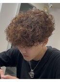 スペインカール　ツイストスパイラル眉カットメンズパーマ