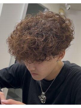 イーラ アメ村店(era) スペインカール ツイストスパイラル眉カットメンズパーマ
