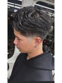 スキンフェードスパイキーショートパーマ短髪刈り上げ