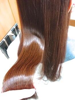 デラ 銀座 中央通り店(DERA'S)の写真/イルミナカラ―で日本人特有の赤みを消して"潤いたっぷりツヤ髪×圧倒的透明感"の褒められスタイルに♪