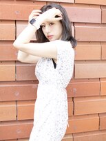 ノイン(noine)&nbsp;かきあげバング”でやわらかさを