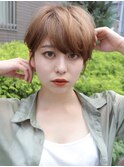 大人かわいいショートボブカーキグレージュフェザーバング