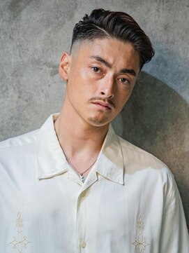 ザ ダグラスヘア 岐阜 忠節橋通り(The Douglas hair) 【バーバースタイル】7:3分けスキンフェードカット
