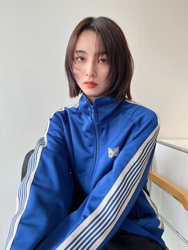 ホロ(hollo) ウルフボブレイヤー　顔まわりレイヤーボブウルフ