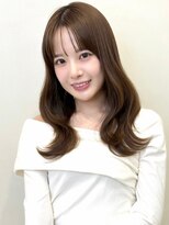 くびレイヤー　オリーブベージュ　小顔シースルーバング　艶感