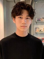 ステラ(STELLA)&nbsp;センターパート　アップバング　くせ毛パーマ　ニュアンスパーマ