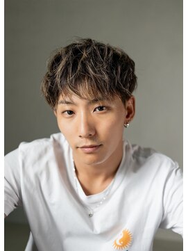 ハングアウト(Hangout) ハイライトパーマスタイル