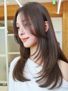 ミリバイアフロート(MIRI by AFLOAT) 【島田佑】ミディアムレイヤーカットグレージュ顔周りカット