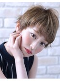 大人オン眉[mignon]オシャレデザインカラーベリーショート