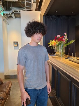 ブロック ジャポン(bloc japon) アフロ風パーマスタイル