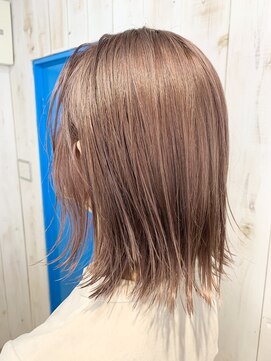 ギャレット 新宿店(Garret) ミルクティーベージュ/ペールピンク/切りっぱなしミディアム