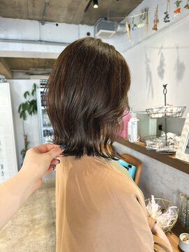 セラ バイ ユーレルム(SerA by U-REALM) レイヤーボブスタイル