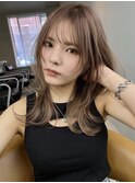 ショートヘアグレージュカラーデザインカラーシルキーベージュ
