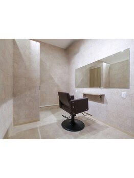 完全個室のプライベート空間で日頃の疲れも忘れ、自分だけの時間を過ごすことができます。