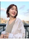 レイヤーカットくびれミディボブレイヤーアッシュベージュ小顔