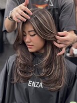 エッセンザ 梅田(ESSENZA)&nbsp;ハイライト海外レイヤーカット