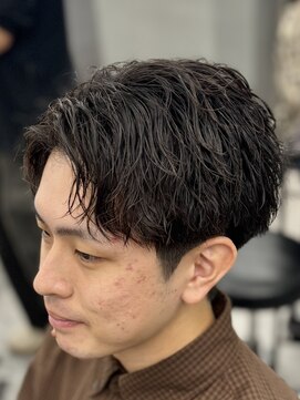 オーバルバイアピッシュ(OVARL by apish) 緩め縦落ちパーマ/ツイスパ/メンズパーマ/センターパート