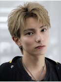 ハイライトミルクティーベージュツーブロックメンズマッシュ