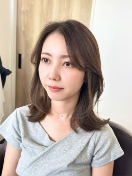 トエン(toen) きれいめ大人ヘア鎖骨ラインのくびれミディアム