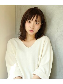 シーン(SCENE) ミディアムレイヤー/ ニュアンスカール/シアベージュ［荒田］