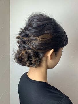 キャラ 池袋本店(CHARA) ゆるふわローシニヨン【キャラ池袋/chara池袋/大村】＊