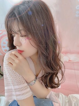 マーリャヘアー(mallia hair) レイヤーが入った軽めセミロングスタイル