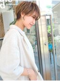 くすみカラーで大人可愛いマッシュヘア