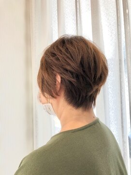 クオリス 上福岡店(QUALIS) 小顔/ショート/デジパ/ボリューム/40代50代60代/グラデーション