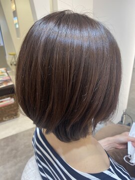 ロッソ(RoSSo) 艶カラーショートボブ