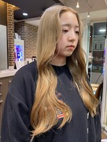 ヘアーアンドメイク ビス(HAIR&MAKE bis) ブリーチ一回で作るハニーミルクティーベージュまで【中西思実】