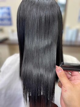 アローズ 玉名店(arose)の写真/髪の内部から補修し、艶感溢れる質感に♪髪の芯までギュッと浸透するから手触りもサラサラに。[髪質改善]
